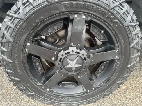 Used 2017 Toyota Tundra SR5 w/ SR5 Upgrade Package RWD image 61