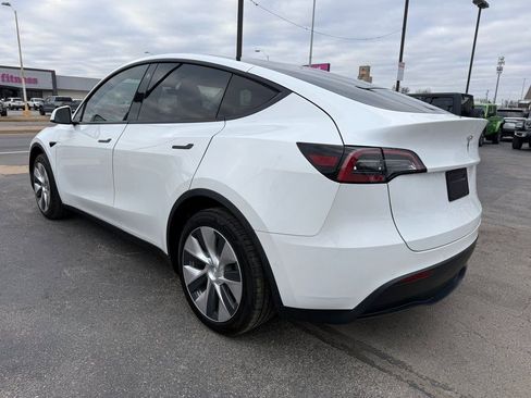 Used 2021 Tesla Model Y Long Range AWD/4WD image 17