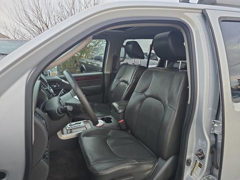 Used 2011 Nissan Pathfinder LE w/ Navigation Pkg image 8