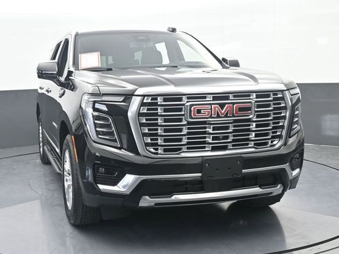 Used 2025 GMC Yukon Denali AWD/4WD image 9
