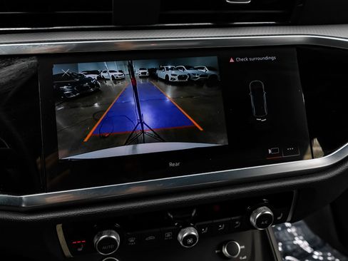 Used 2024 Audi Q3 2.0T Premium w/ Convenience Package image 26