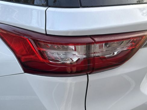 Used 2019 Chevrolet Traverse LT w/ LT Premium Package image 7