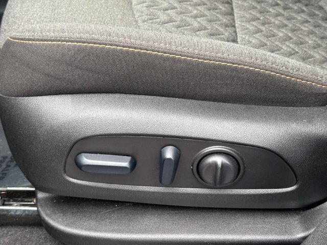 Used 2024 Chevrolet Equinox LT FWD image 19