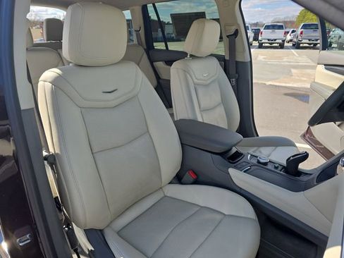 Used 2021 Cadillac XT6 Premium Luxury image 10
