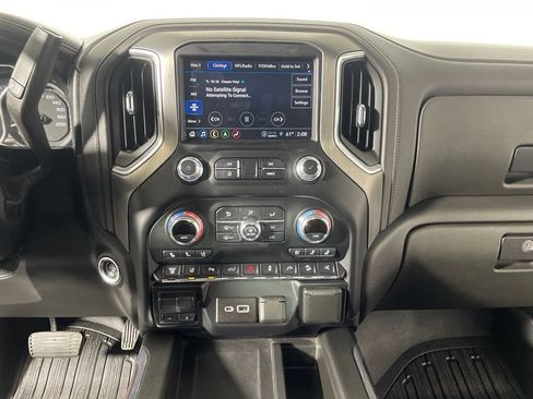 Used 2022 GMC Sierra 3500 Denali AWD/4WD image 16