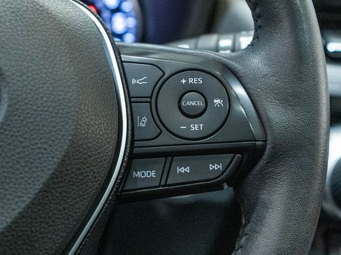 Used 2021 Toyota RAV4 XLE Premium AWD/4WD image 19