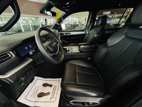 Used 2026 Jeep Grand Wagoneer L Limited w/ 8-Passenger Seating Package AWD/4WD image 33