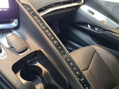 Used 2022 Chevrolet Corvette Stingray Preferred Conv w/ Z51 Performance Package image 9