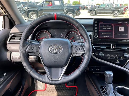 Used 2022 Toyota Camry XSE image 6