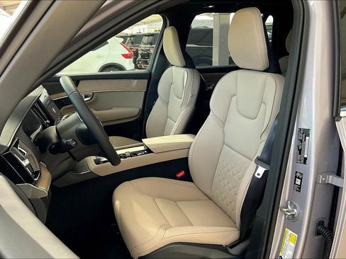 New 2026 Volvo XC90 B6 Plus w/ Protection Package Premier image 23