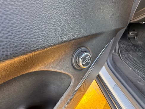 Used 2019 Buick Enclave Essence image 27