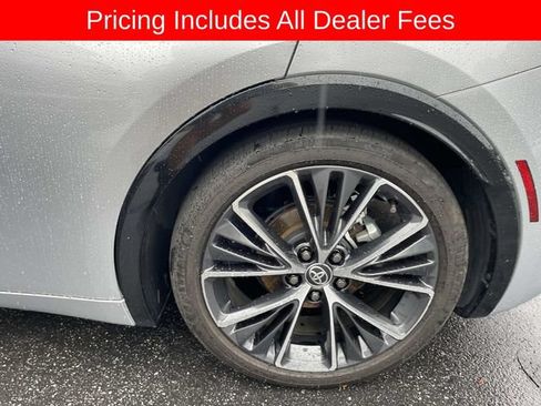 Used 2024 Toyota Prius XLE FWD image 3