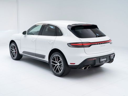Certified 2023 Porsche Macan S AWD/4WD image 3