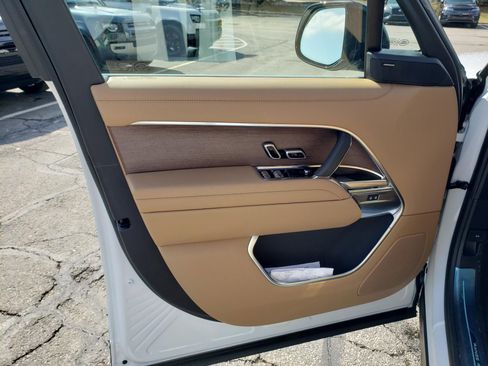 New 2026 Land Rover Range Rover SE image 10