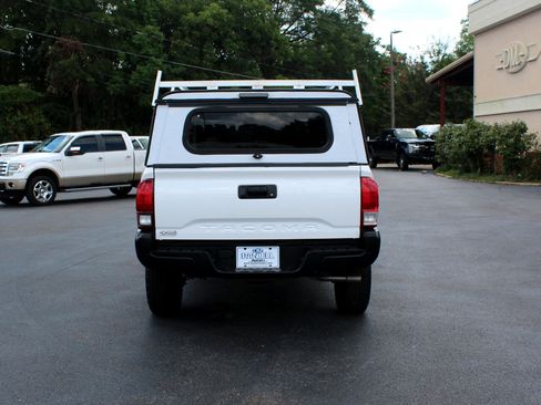 Used 2022 Toyota Tacoma SR image 11