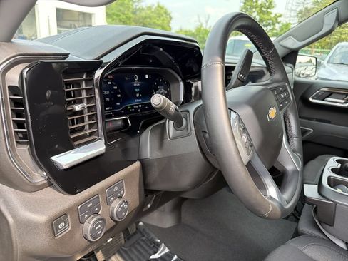 Used 2025 Chevrolet Silverado 1500 LT AWD/4WD image 20