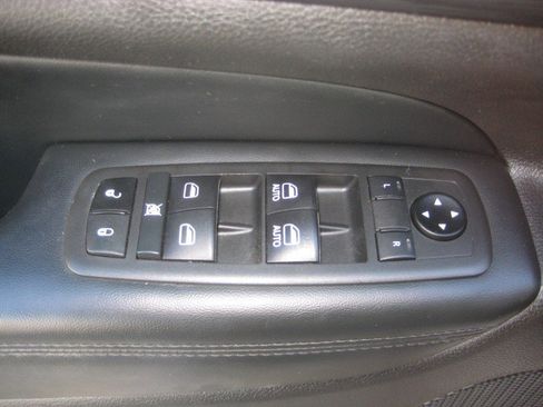 Used 2021 Jeep Grand Cherokee Laredo X image 16