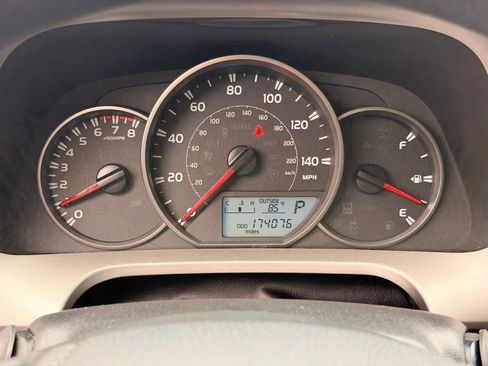 Used 2016 Toyota RAV4 LE AWD/4WD image 29