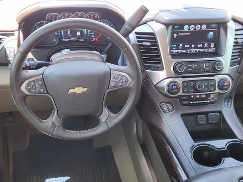 Used 2018 Chevrolet Tahoe LT w/ Luxury Package RWD image 27