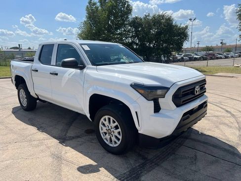 Used 2024 Toyota Tacoma SR RWD image 17