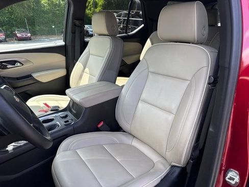 Used 2023 Chevrolet Traverse Premier AWD/4WD image 13