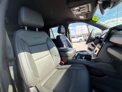 Certified 2025 GMC Yukon Denali image 10