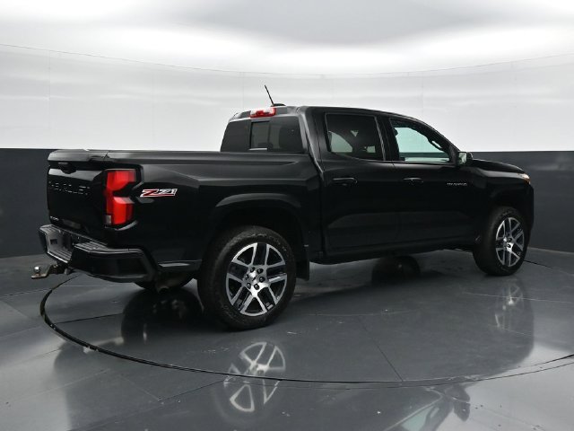 Used 2023 Chevrolet Colorado Z71 w/ Z71 Convenience Package 2 AWD/4WD image 2