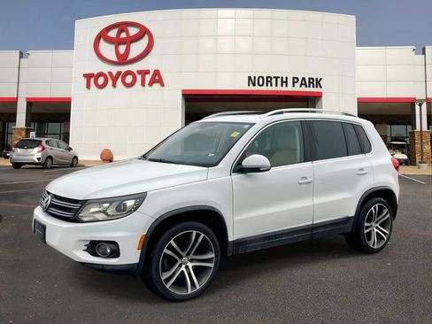 Used 2017 Volkswagen Tiguan SEL FWD image 1