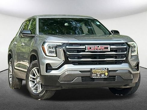 Used 2025 GMC Terrain Elevation AWD/4WD image 2