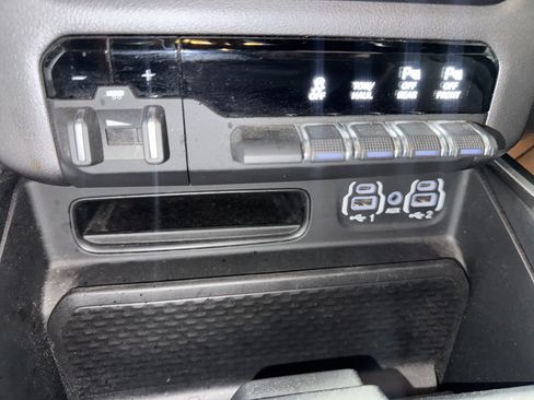 Used 2021 RAM 1500 Big Horn AWD/4WD image 25