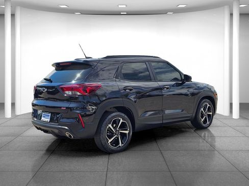 Used 2022 Chevrolet TrailBlazer RS w/ Sun and Liftgate Package FWD image 6