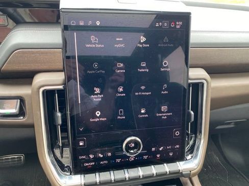 Used 2025 GMC Yukon Denali Ultimate AWD/4WD image 25
