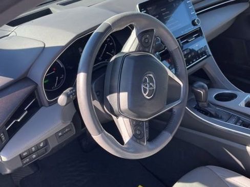 Used 2021 Toyota Avalon Limited image 13