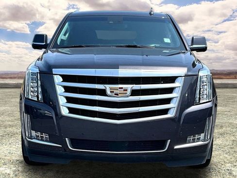 Used 2018 Cadillac Escalade Premium Luxury AWD/4WD image 2