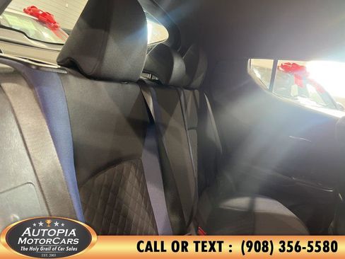 Used 2021 Toyota C-HR XLE image 15