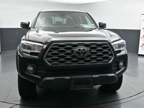 Used 2023 Toyota Tacoma TRD Off-Road image 3