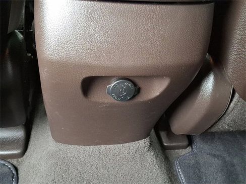 Used 2017 Hyundai Santa Fe Sport image 11