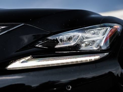 Used 2015 Lexus RC F w/ Premium Package RWD image 12