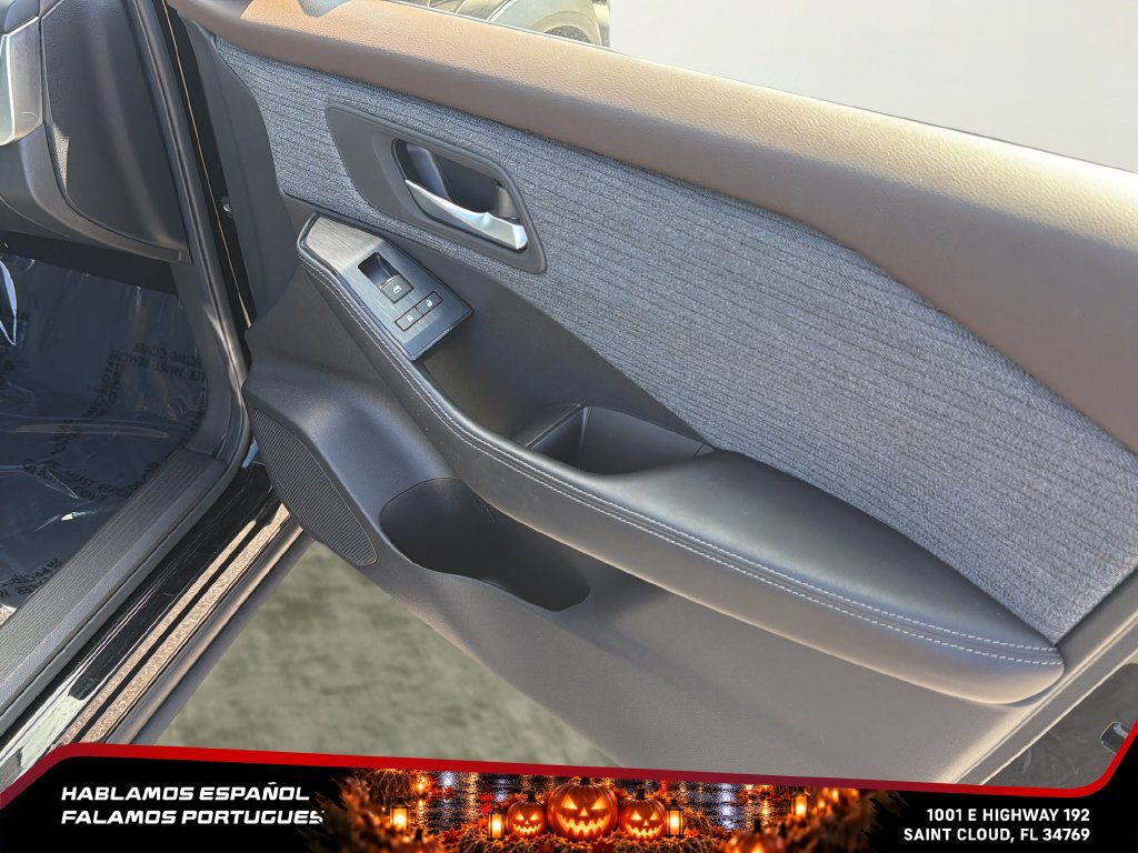 Used 2023 Nissan Rogue SV FWD image 29