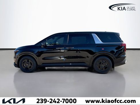New 2026 Kia Carnival image 2