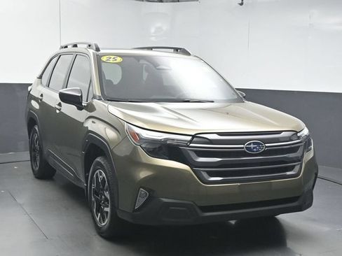 Used 2025 Subaru Forester Premium w/ Convenience Package #2 AWD/4WD image 2