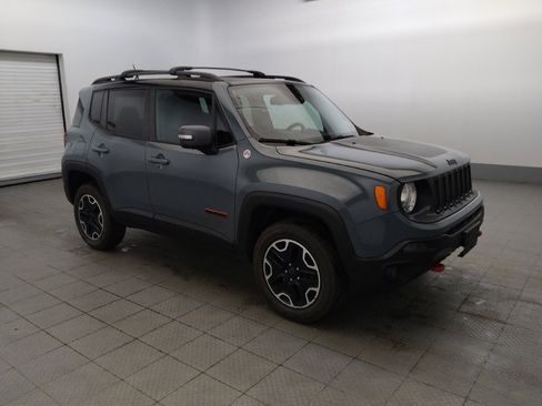 Used 2016 Jeep Renegade Trailhawk w/ Premium Trailhawk Package AWD/4WD image 11