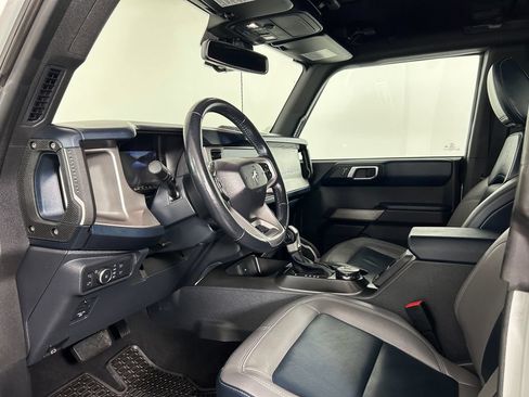 Used 2022 Ford Bronco Outer Banks w/ Sasquatch Package AWD/4WD image 4