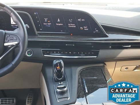 Used 2024 Cadillac Escalade Premium Luxury w/ Performance Package image 29