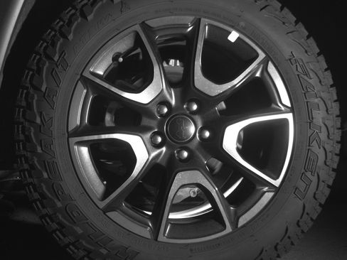 Used 2025 Jeep Compass Trailhawk AWD/4WD image 14