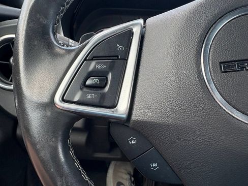 Used 2018 Chevrolet Camaro LT RWD image 4