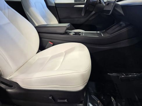 Used 2023 Tesla Model Y Performance AWD/4WD image 7