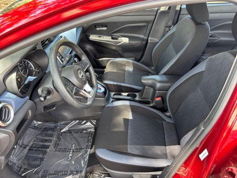 Used 2025 Nissan Versa SV FWD image 27