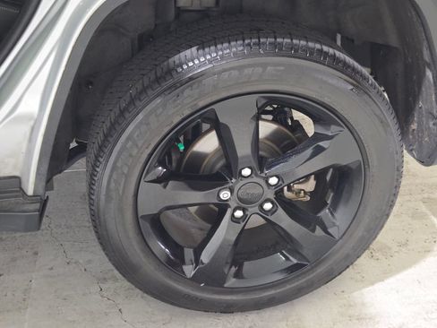 Certified 2023 Jeep Grand Cherokee Altitude AWD/4WD image 20