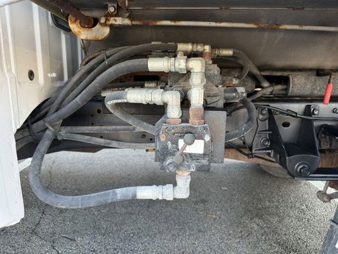 Used 2014 Ford F550 4x4 Regular Cab Super Duty image 26